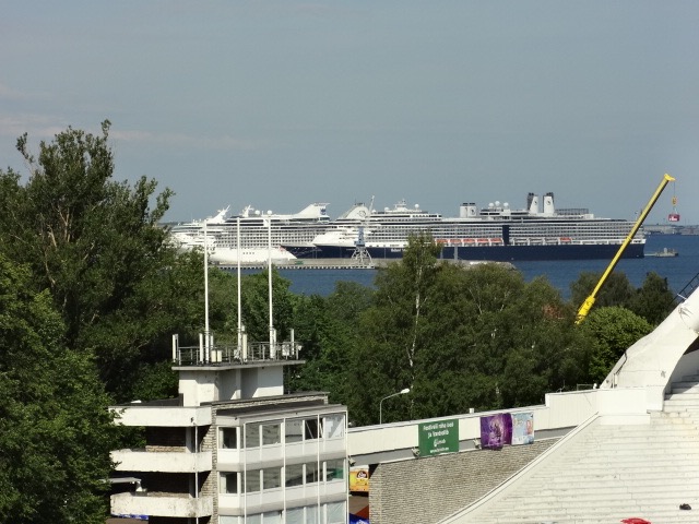 cruise ships in port