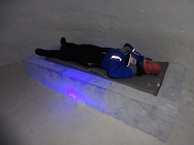 Mark on ice bed