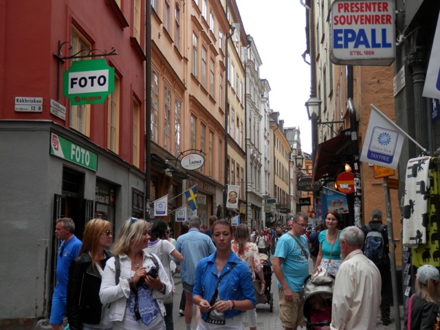 pedestrian boulevard