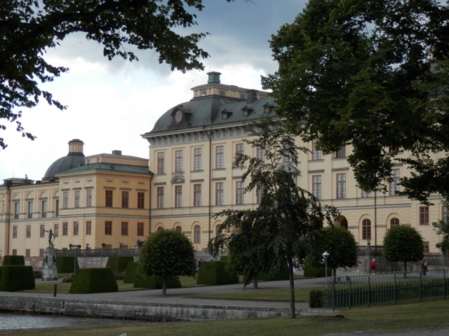 palace and trees