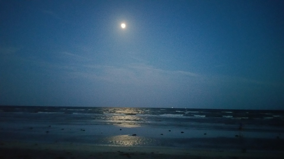 full moon at Galveston