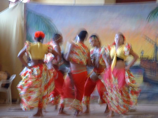 folklorico dancers