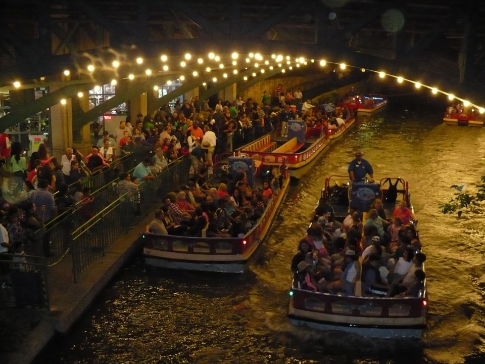 tour boats on the river